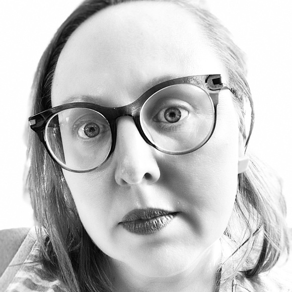 Meet your Posher, Sara - Picture 1 of 1